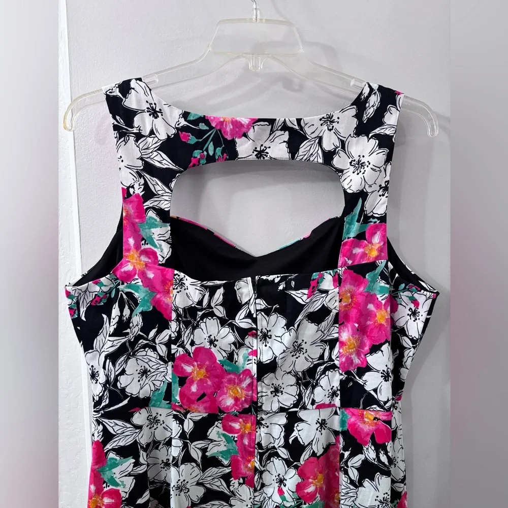 Retro Black and Pink Floral Dress - Picture 4 of 5
